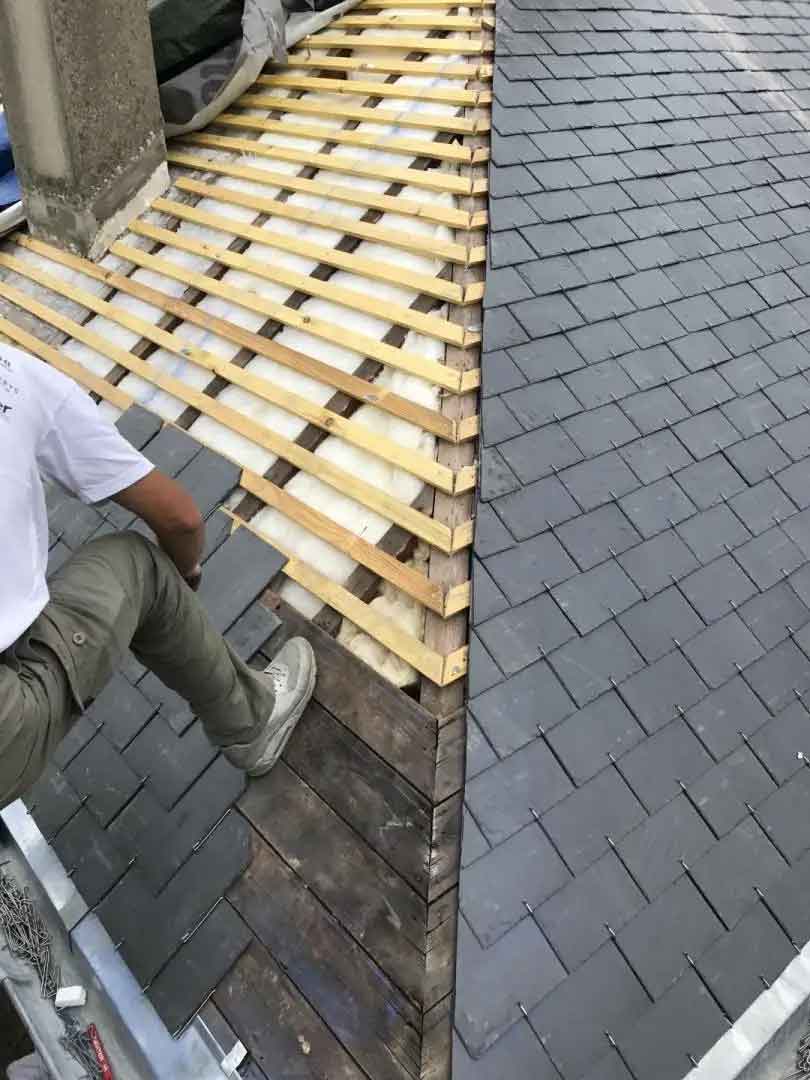 TOIT-TU-RENOVE-21 Artisan couvreur en Bourgogne en Côte-d’Or (21). Installation et rénovation de toiture et faîtage, Dépannage urgent de votre toiture ! Pose de fenêtre de toit VELUX®. Travaux de zinguerie : gouttières, pose de solin, bandes de rive, noues, descentes d’eaux pluviales, abergements de cheminées … Etanchéité toit plat terrasse. Nettoyage et démoussage toiture. Le traitement résine hydrofuge toiture. Traitement de charpente en bois contre les insectes et champignons. Nettoyage et traitementanti mousse par pulvérisation façade. Ravalement peinture façadeboiserie et ferronnerie. Nettoyage des extérieurs :Allée, dallage, muret, terrasse …Zone d’intervention :En Bourgogne en Côte-d’Or (21). TOIT TU RENOVE 21  - Toit tu renov 21 